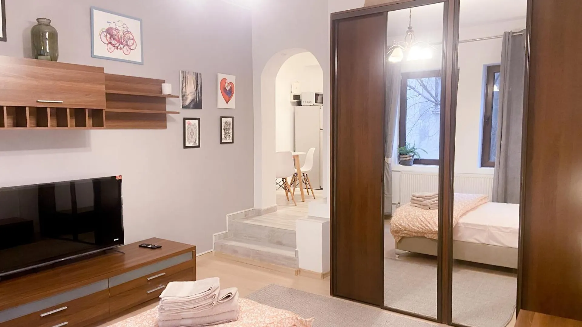 Oasis Studio City Apartment Bucharest